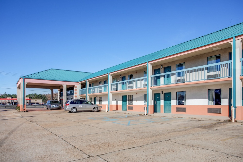 Rodeway Inn Richland Jackson South - photo 16