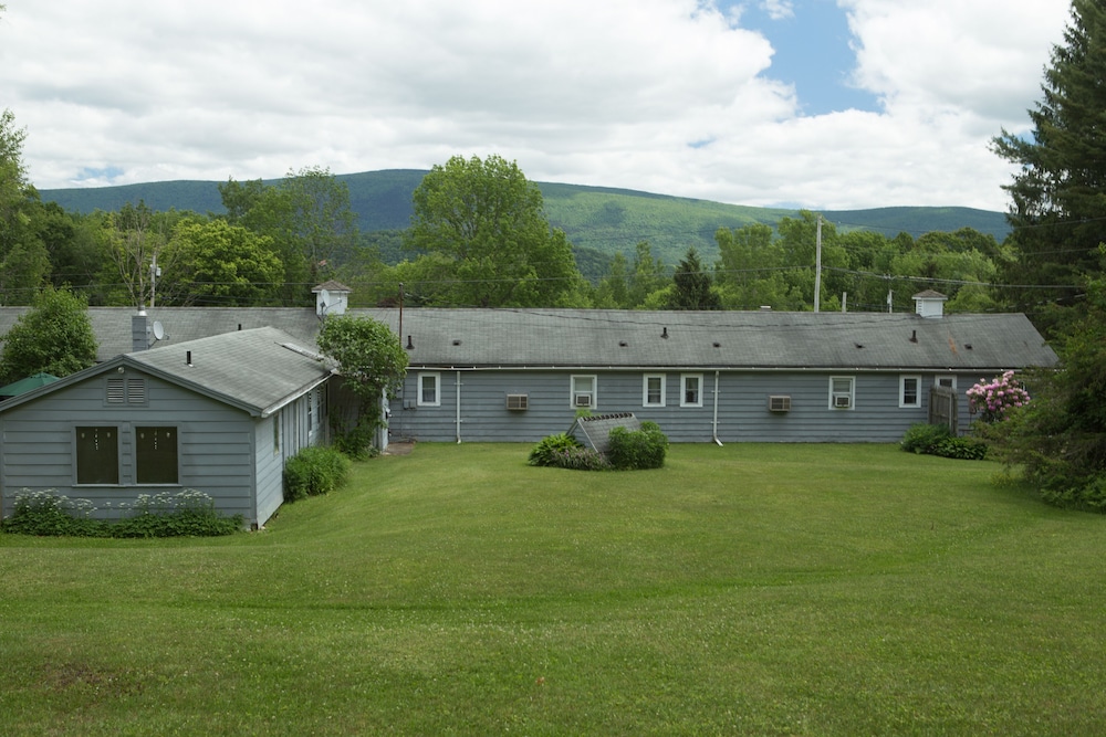 Governors Rock Motel - photo 83
