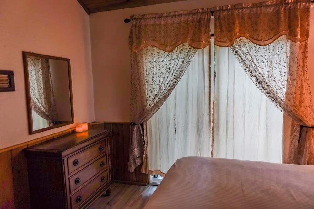Sleepy Hollow Cabins and Hotel - photo 34