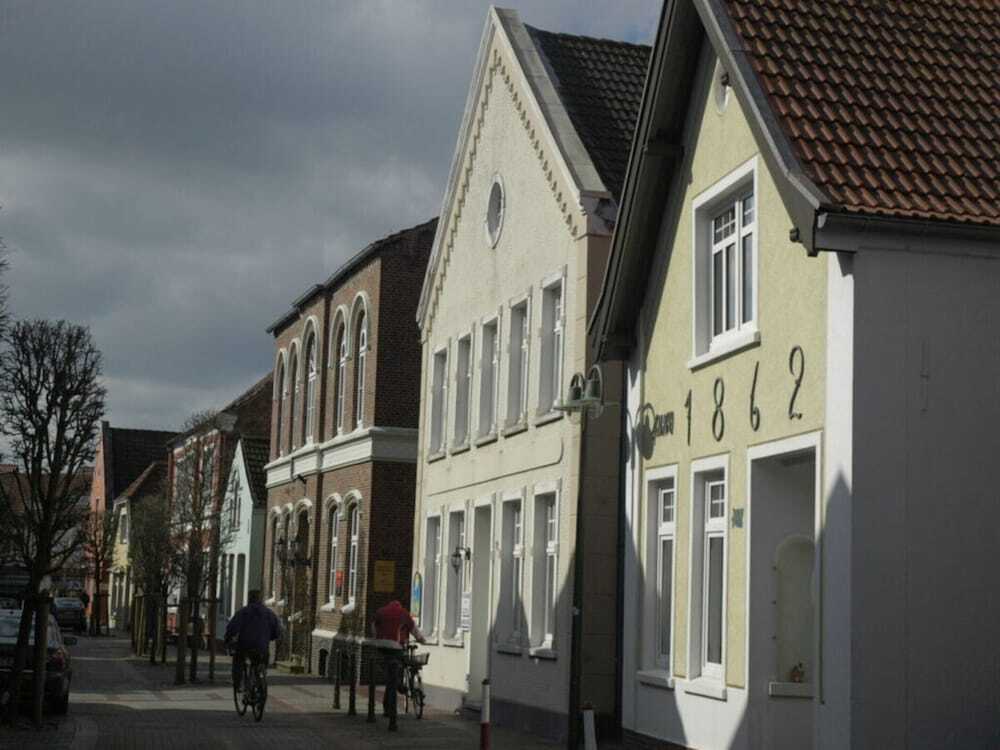Ebbe Comfortable Holiday Residence — 4-Star Luxury Hotel in Esens, Germany