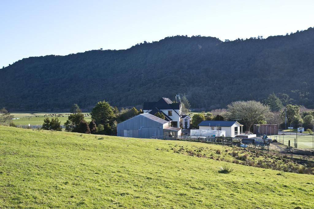 Oak Lodge — 4-Star Luxury Hotel in Greymouth, New Zealand