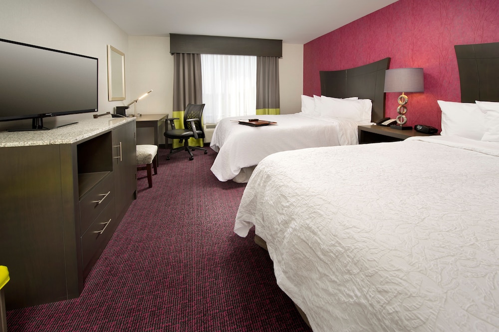 Hampton Inn & Suites Buffalo Airport - photo 8