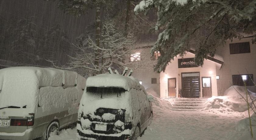 Powder Peak Pad Free Courtesy Car in Hakuba, Japan