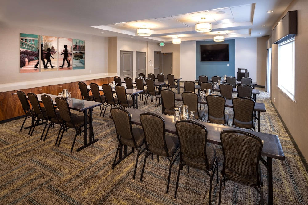 Hampton Inn Pullman - photo 37