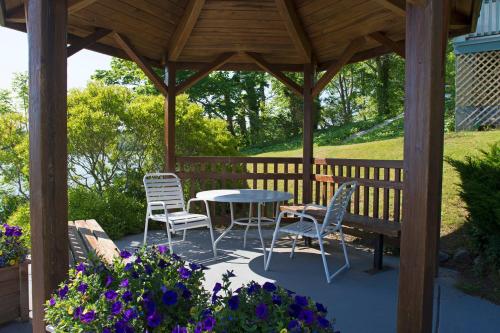 The Cove Motel - photo 11