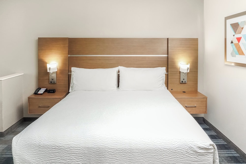 Holiday Inn Express and Suites Houston Westchase Westheimer by IHG - photo 24