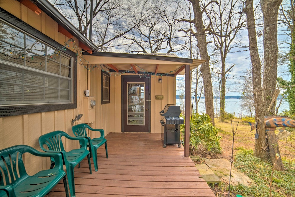 Authentic Retreat With Private Dock On Coosa River — Shelby