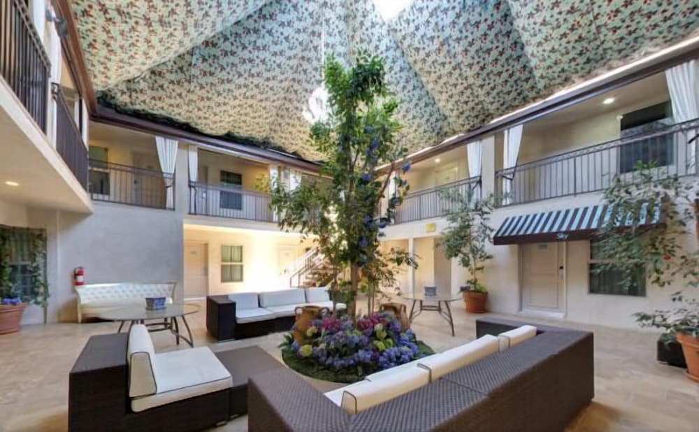 L.A. Sky Boutique Hotel - photo 46