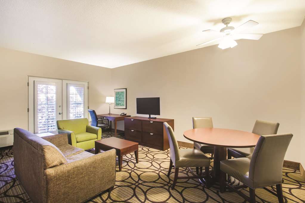 La Quinta Inn & Suites by Wyndham Conference Center Prescott - photo 24