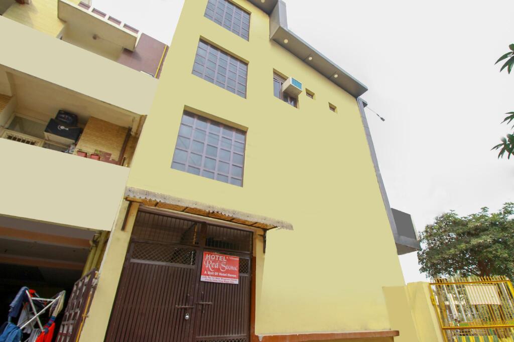 Oyo 67783 Hotel Red Stone in Ghaziabad, India