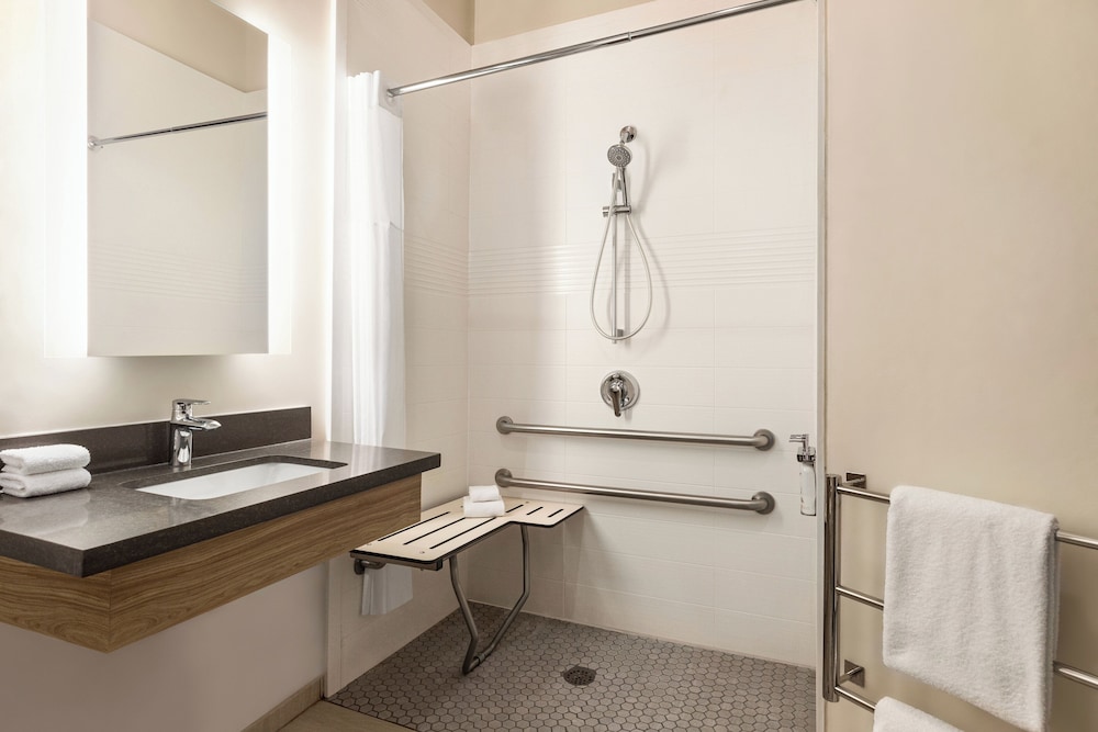 Candlewood Suites Mount Pleasant by IHG - photo 51
