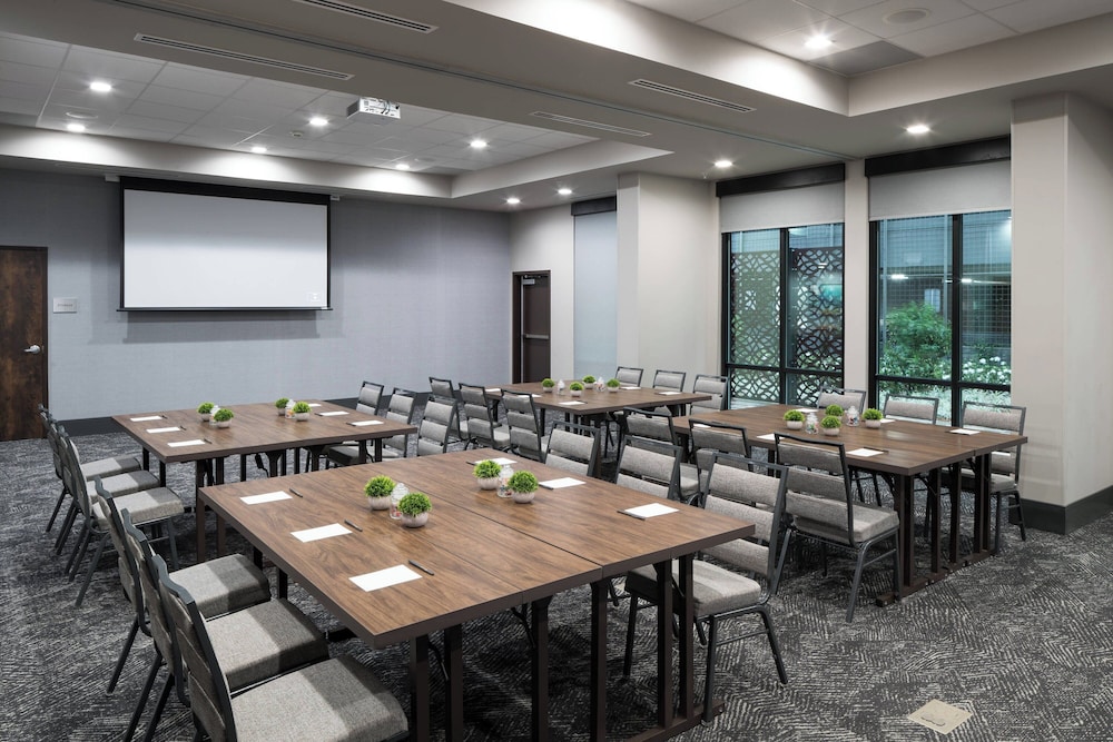 Courtyard by Marriott Houston Heights I 10 - photo 36