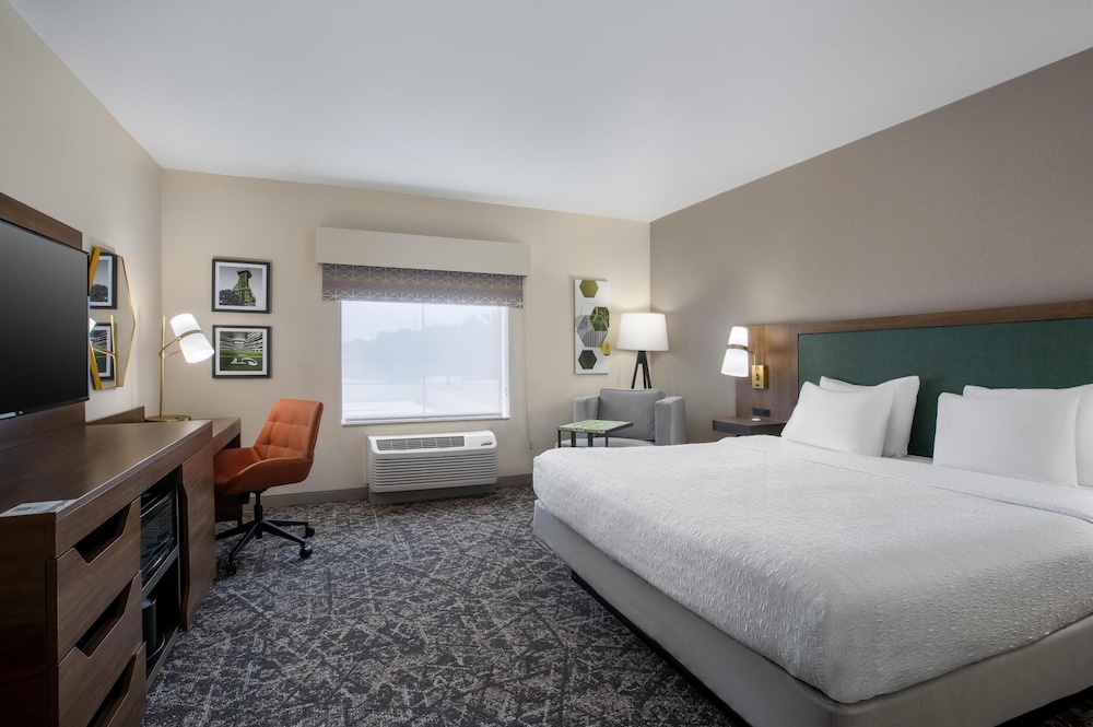 Hampton Inn & Suites Dallas Arlington N Entertainment Dist. - photo 16
