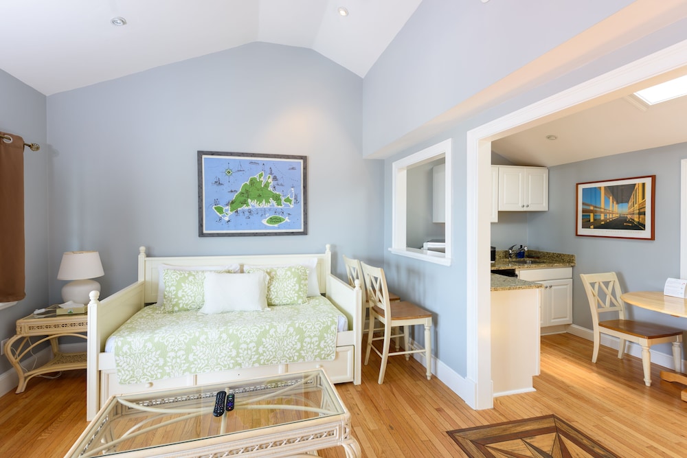 MV Surfside Hotel - photo 17