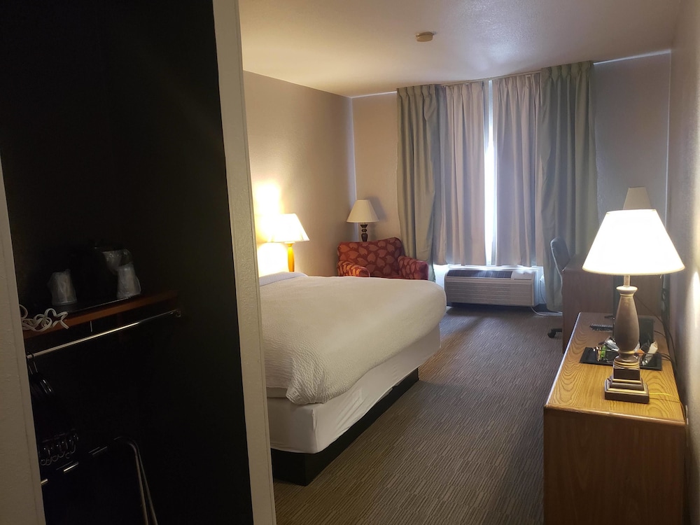 Country Inn & Suites by Radisson Fairview Heights IL - photo 18