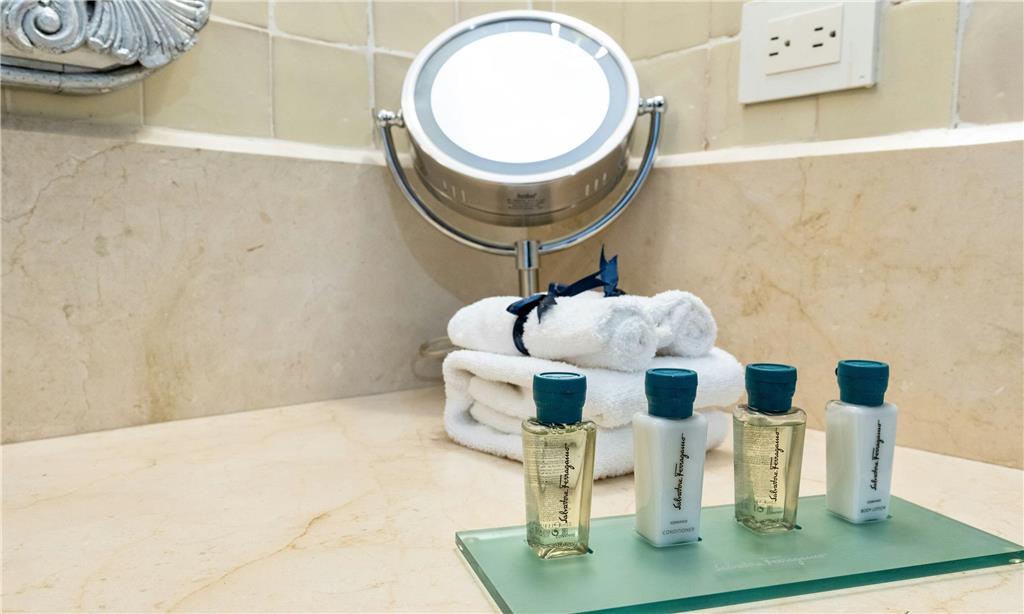 Bathroom amenities