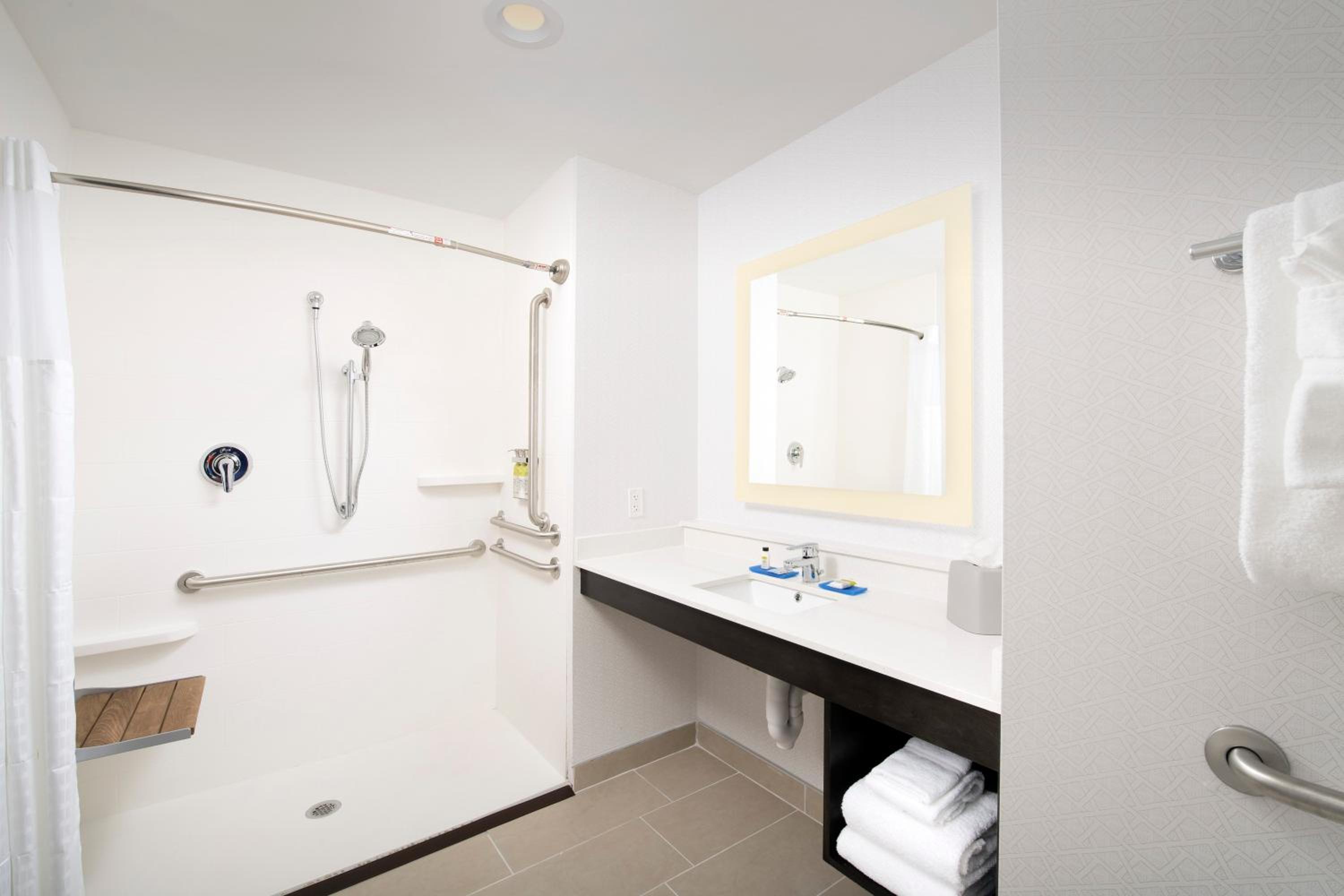 Holiday Inn Express & Suites Kingsland I 95 Naval Base Area by IHG - photo 115