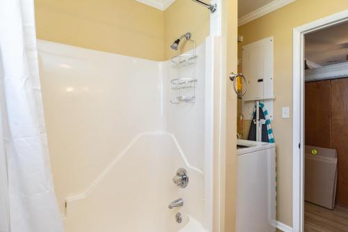 A Beach Music Paradise Too by Oak Island Accommodations - photo 46