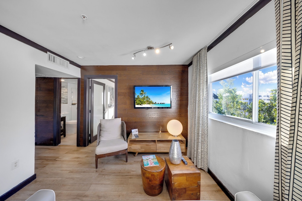 The Shoreline Suites - photo 27