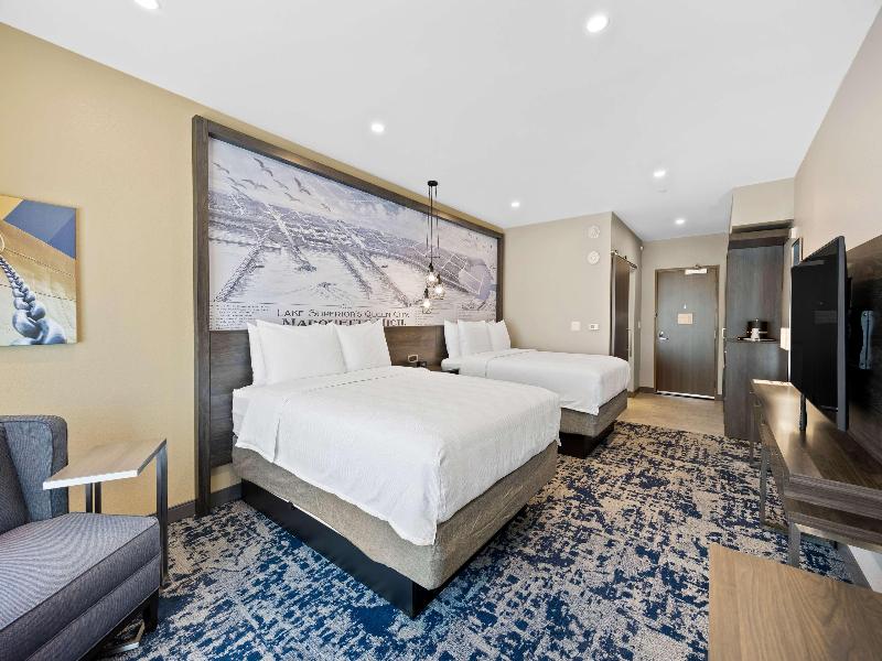 Best Western Plus Marquette Hotel Suites - photo 49