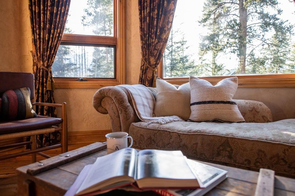 Cherry Ridge by Avantstay Incredible Mountain Mansion w Game Room Hot Tub & Views - photo 7