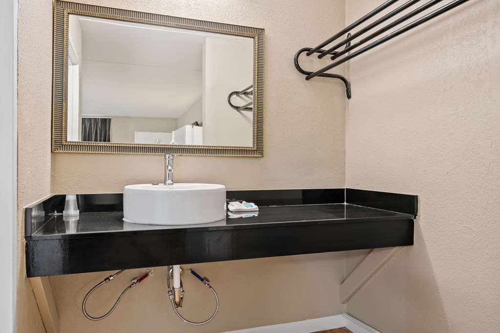 Signature Inn Danville - photo 23