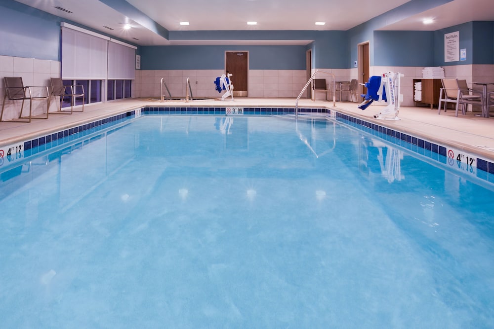 Holiday Inn Express & Suites Des Moines Downtown by IHG - photo 27