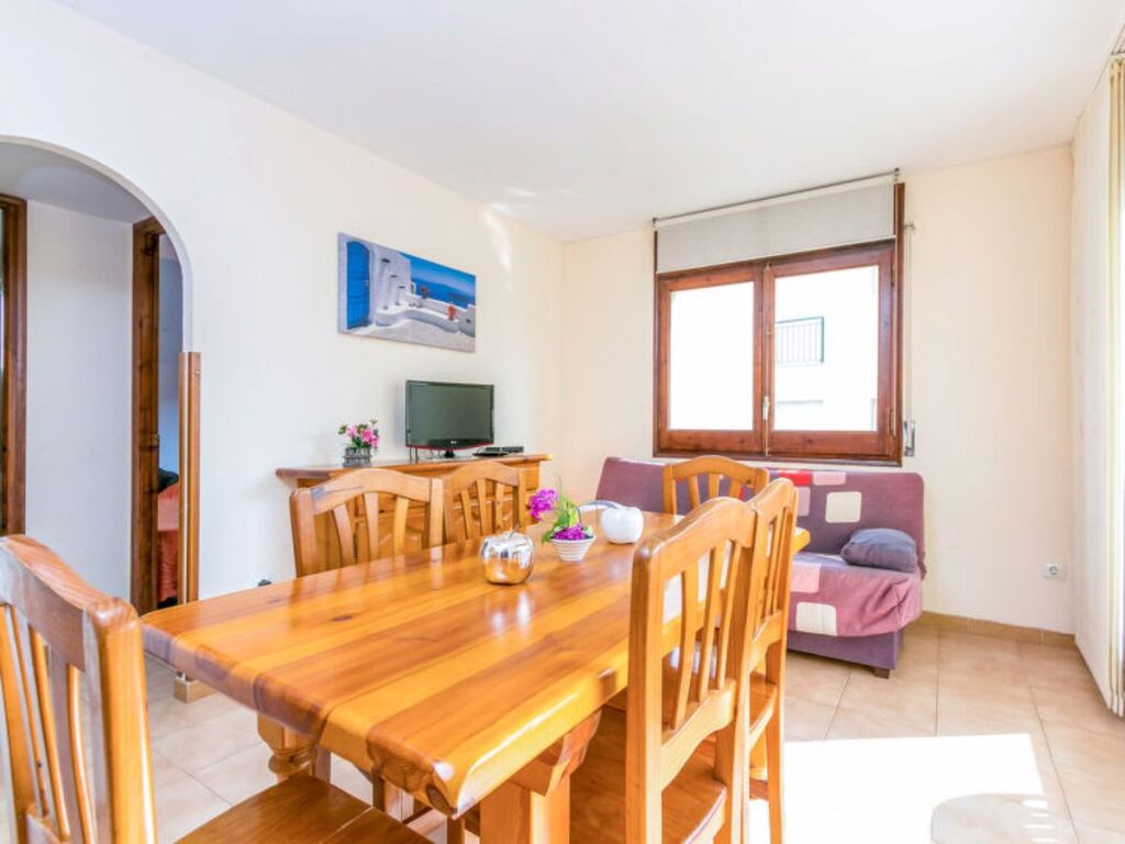 Grand Pavois 28 — carbon neutral stay, Roses