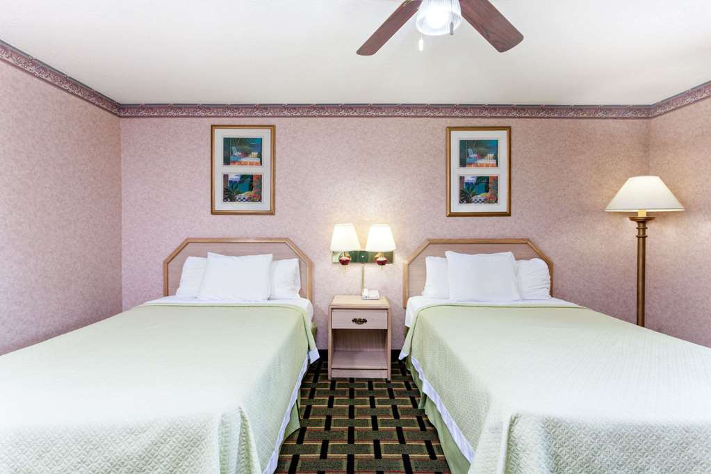 Days Inn by Wyndham Holladay - photo 12