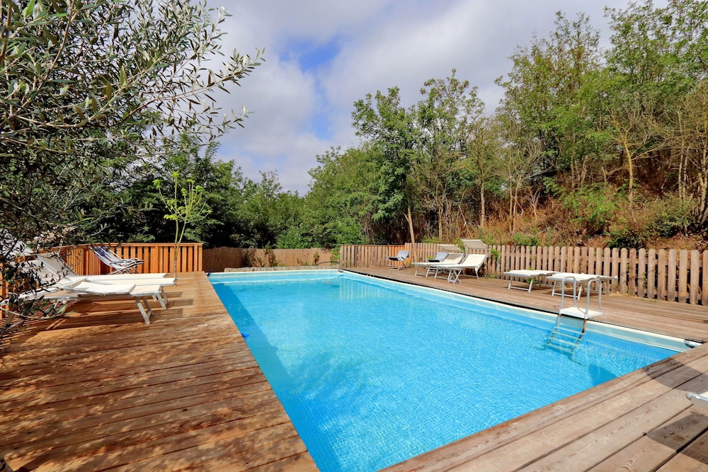 Casale Doria Pamphilj - carbon neutral hotel in Fiumicino-Isola Sacra