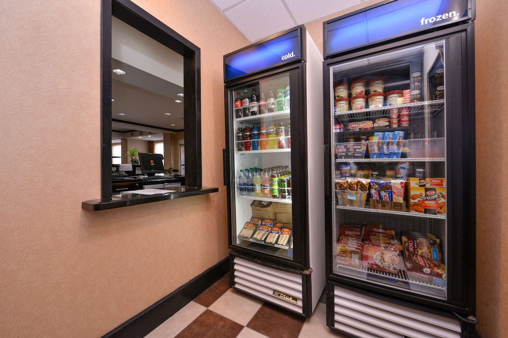 Hampton Inn Pecos - photo 36