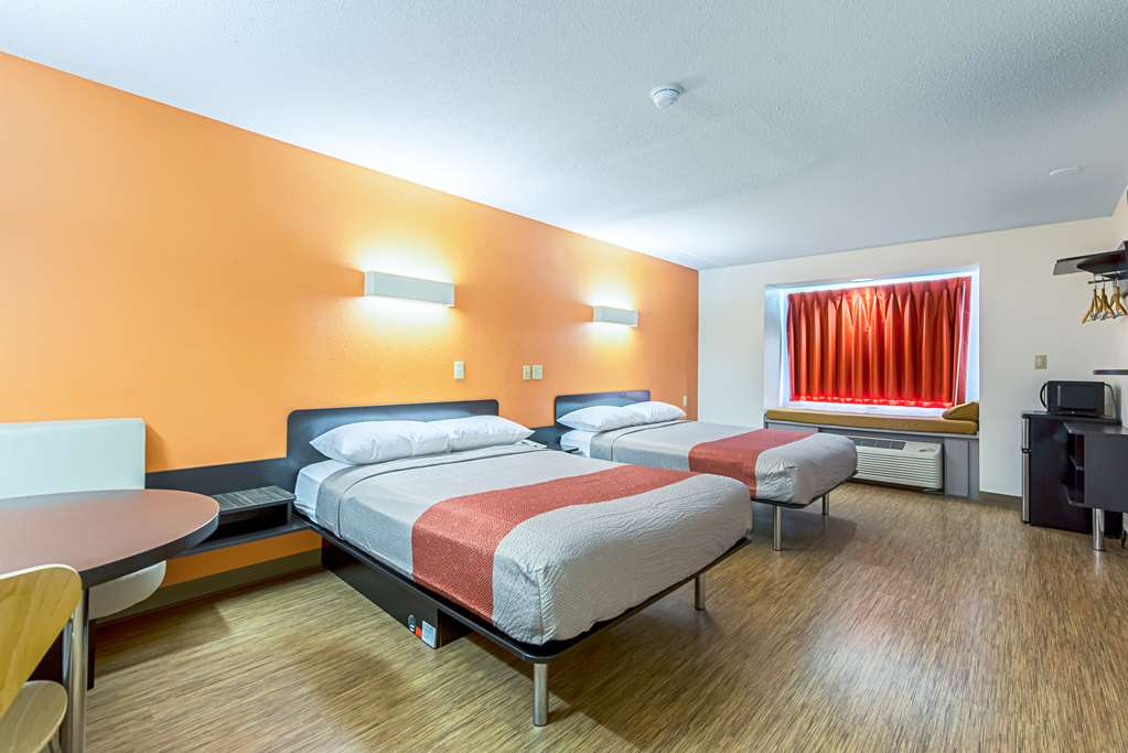 Motel 6 Indianapolis Carmel - photo 9