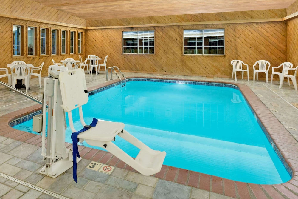 Super 8 by Wyndham Clarinda - photo 14