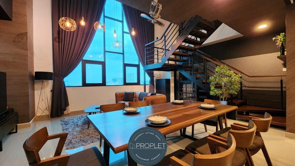 Luxury Duplex Suite 4 pax Netflix Wifi Selayang KL — 4-Star Luxury Hotel in Petaling Jaya, Malaysia