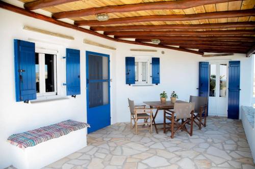 Amarados Studio Syros — 4-Star Luxury Hotel in Vari, Greece