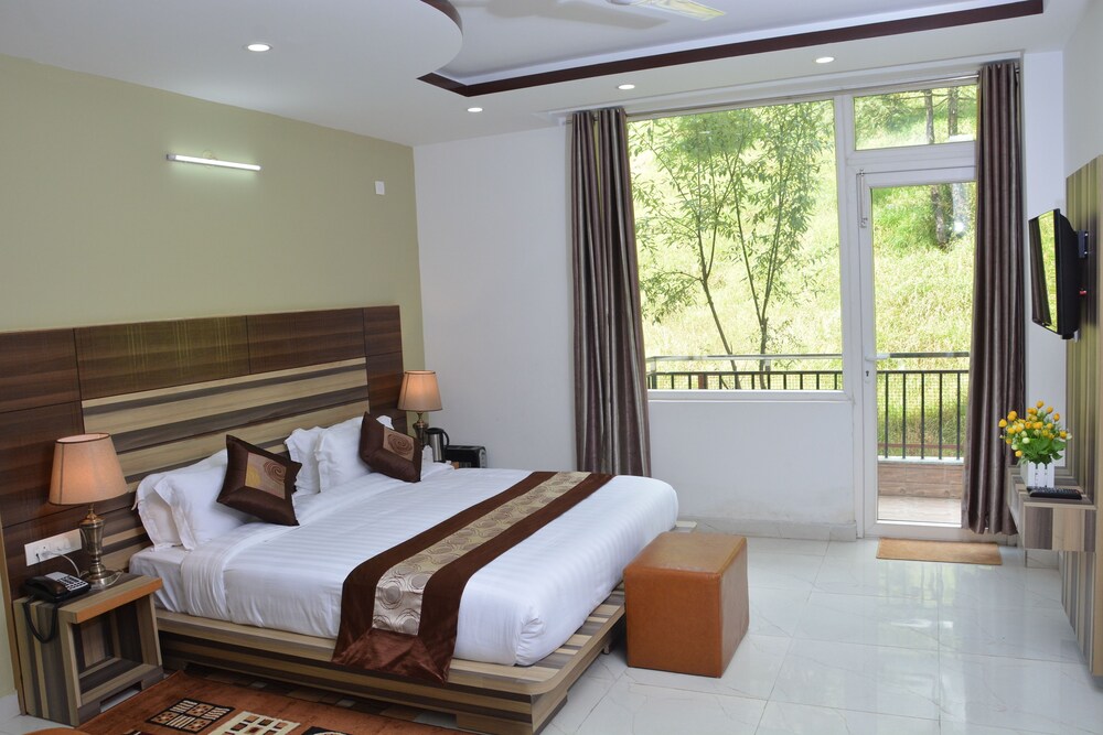 Hotel Shiva Sanctuary — 4-Star Luxury Hotel in Dharamsala, India