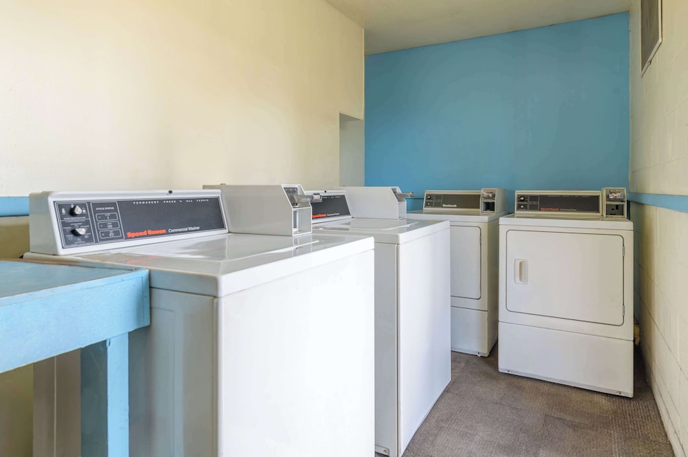 Motel 6 Spring Hill FL Weeki Wachee - photo 27