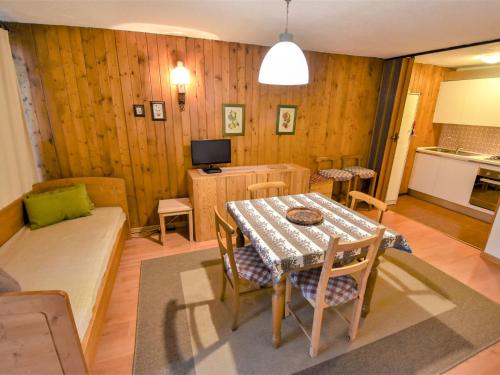Apartment Fienili di Brenta 13 by Interhome — 4-Star Luxury Hotel in Pinzolo, Italy