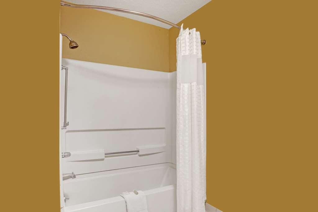 Americas Best Value Inn Memphis I 240 - photo 27