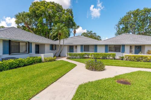 Luxurious Golf Retreat Villa in PGA National — 4-Star Luxury Hotel in Palm Beach Gardens, United States