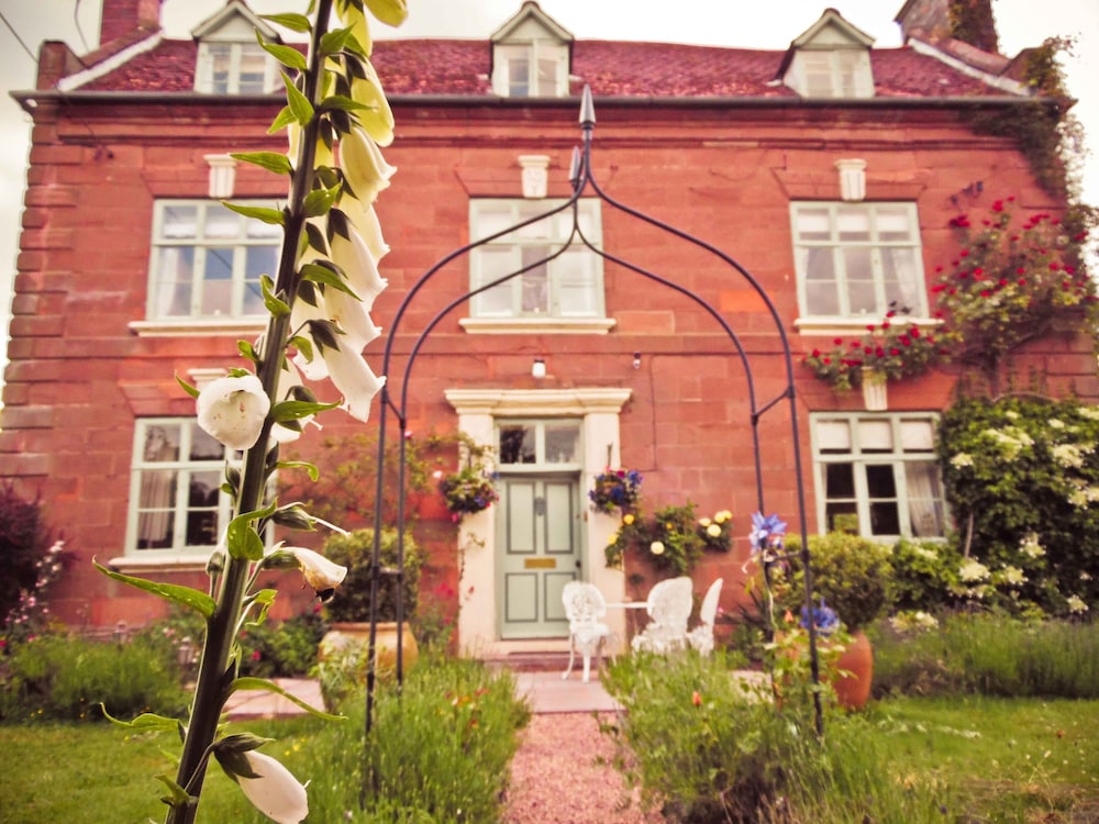 Yew Tree House — 4-Star Luxury Hotel in Stourport-On-Severn, United Kingdom