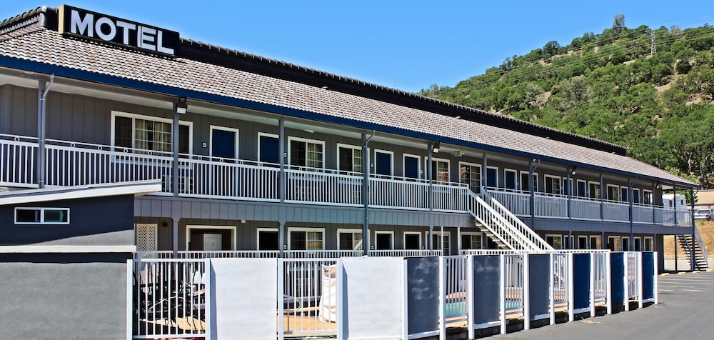 Lake Point Lodge - photo 25