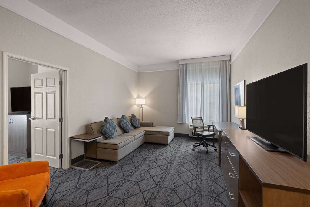 La Quinta Inn and Suites by Wyndham at WaTiki Waterpark - photo 32