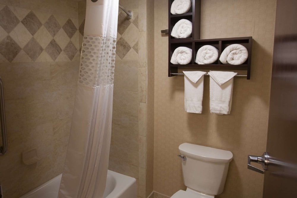 Hampton Inn & Suites Stillwater - photo 48