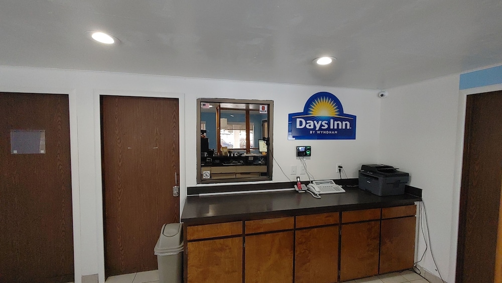 Days Inn by Wyndham Pocatello University Area - photo 2