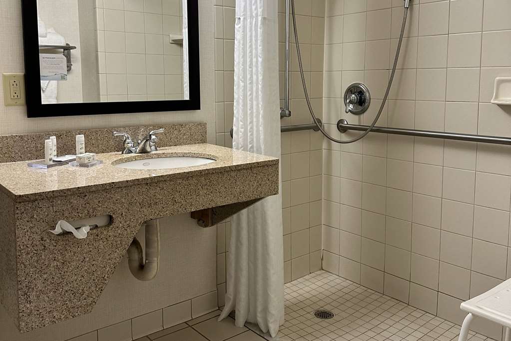 Wingate by Wyndham Sylvania Toledo - photo 25