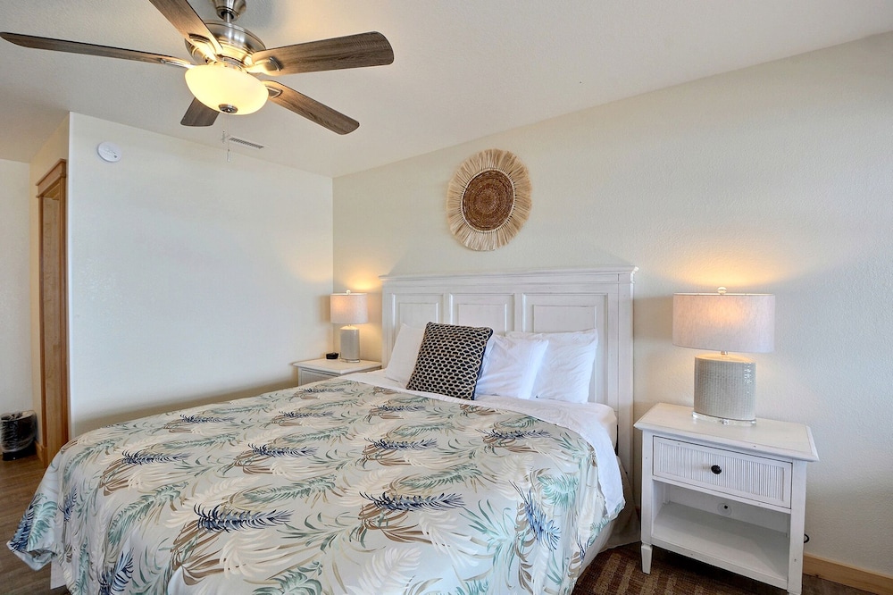 Lighthouse View Oceanfront Lodging - photo 15