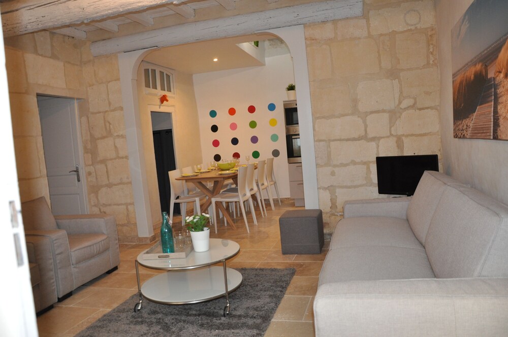 Holiday in Arles Maison du Centre Historique — 4-Star Luxury Hotel in Arles, France