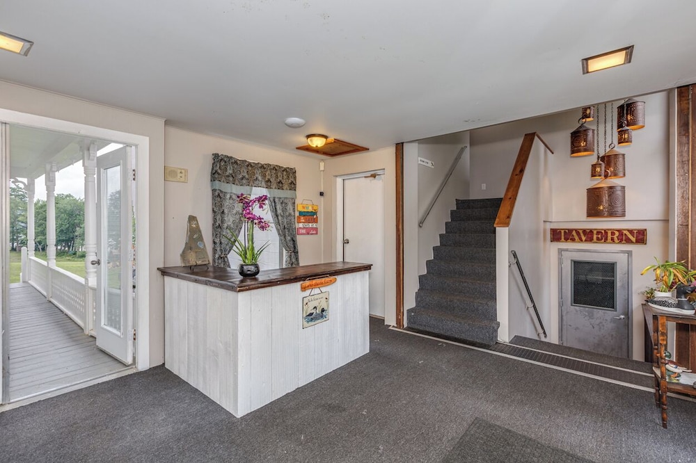 Lake Shore Farm Inn - photo 2