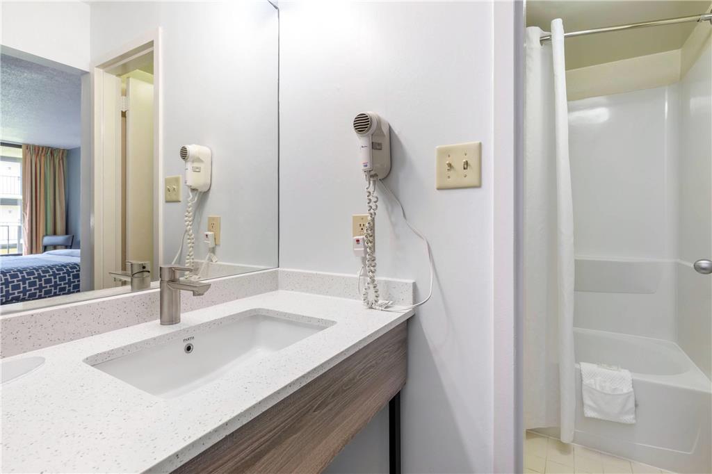 Quality Inn Vienna Tysons Corner - photo 18